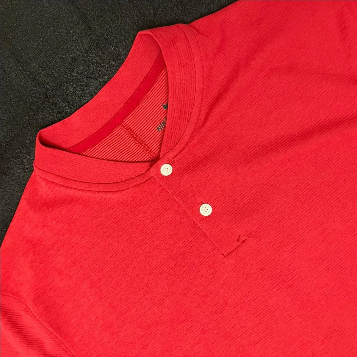 Nike clothing - TW Tiger Woods AeroReact Mock Blade Polo - Sunday Red Black 0
