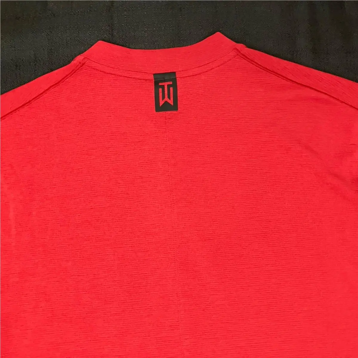 Nike clothing - TW Tiger Woods AeroReact Mock Blade Polo - Sunday Red Black 1