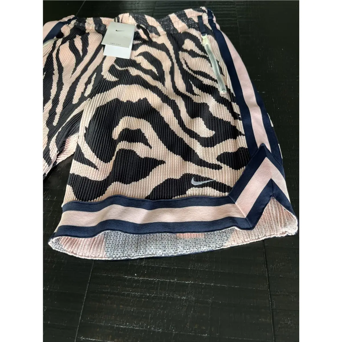 Nike clothing - Pink (UPC: 0196604858793) 2