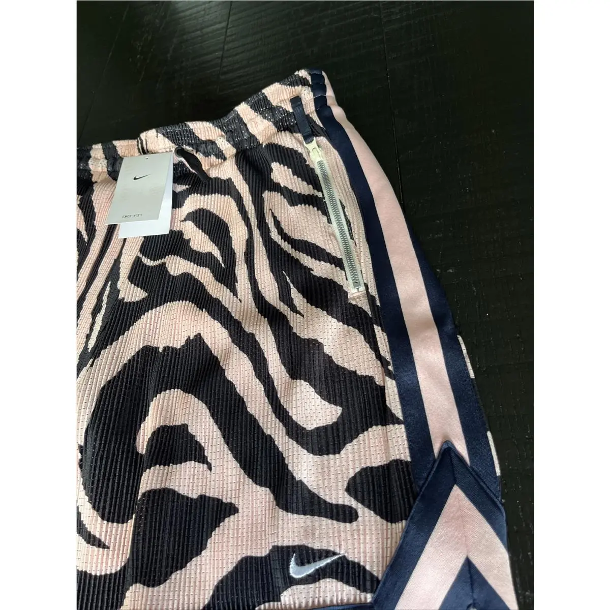 Nike clothing - Pink (UPC: 0196604858793) 4
