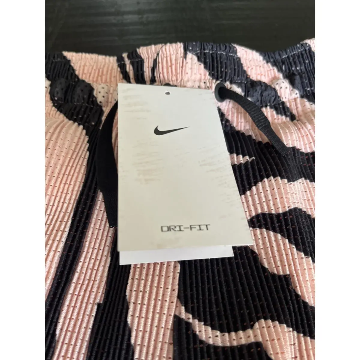 Nike clothing - Pink (UPC: 0196604858793) 5