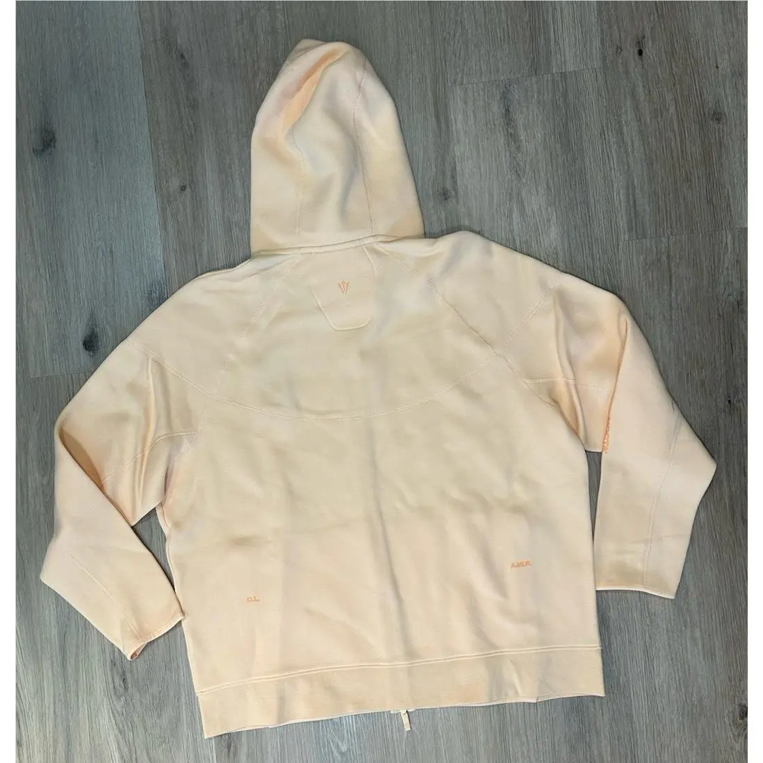 Nike clothing - Ice Peach (UPC: 197601429115) 0