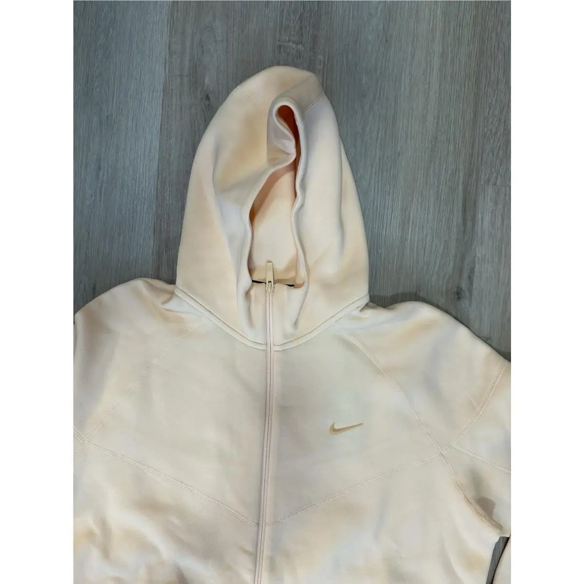 Nike clothing - Ice Peach (UPC: 197601429115) 2