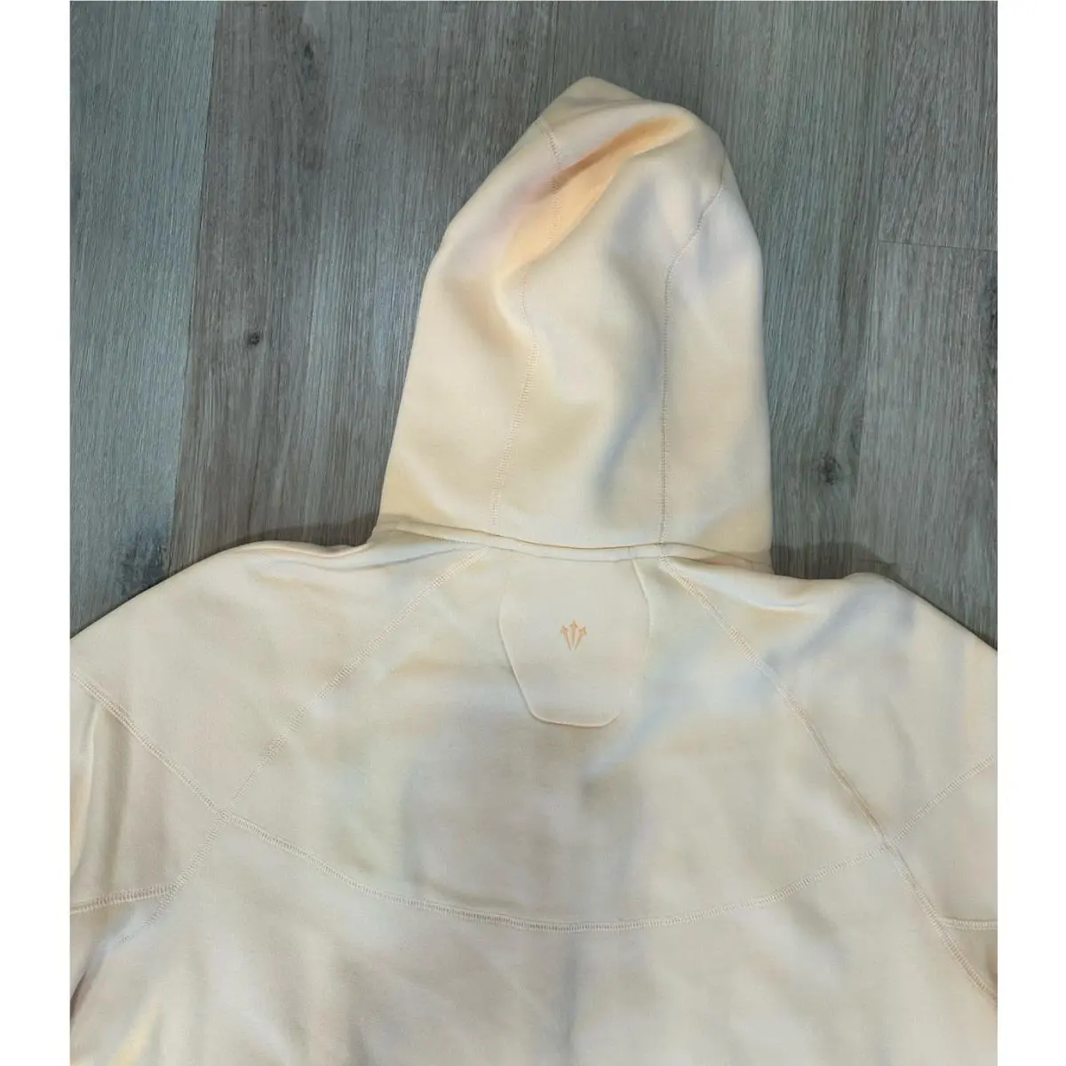 Nike clothing - Ice Peach (UPC: 197601429115) 4