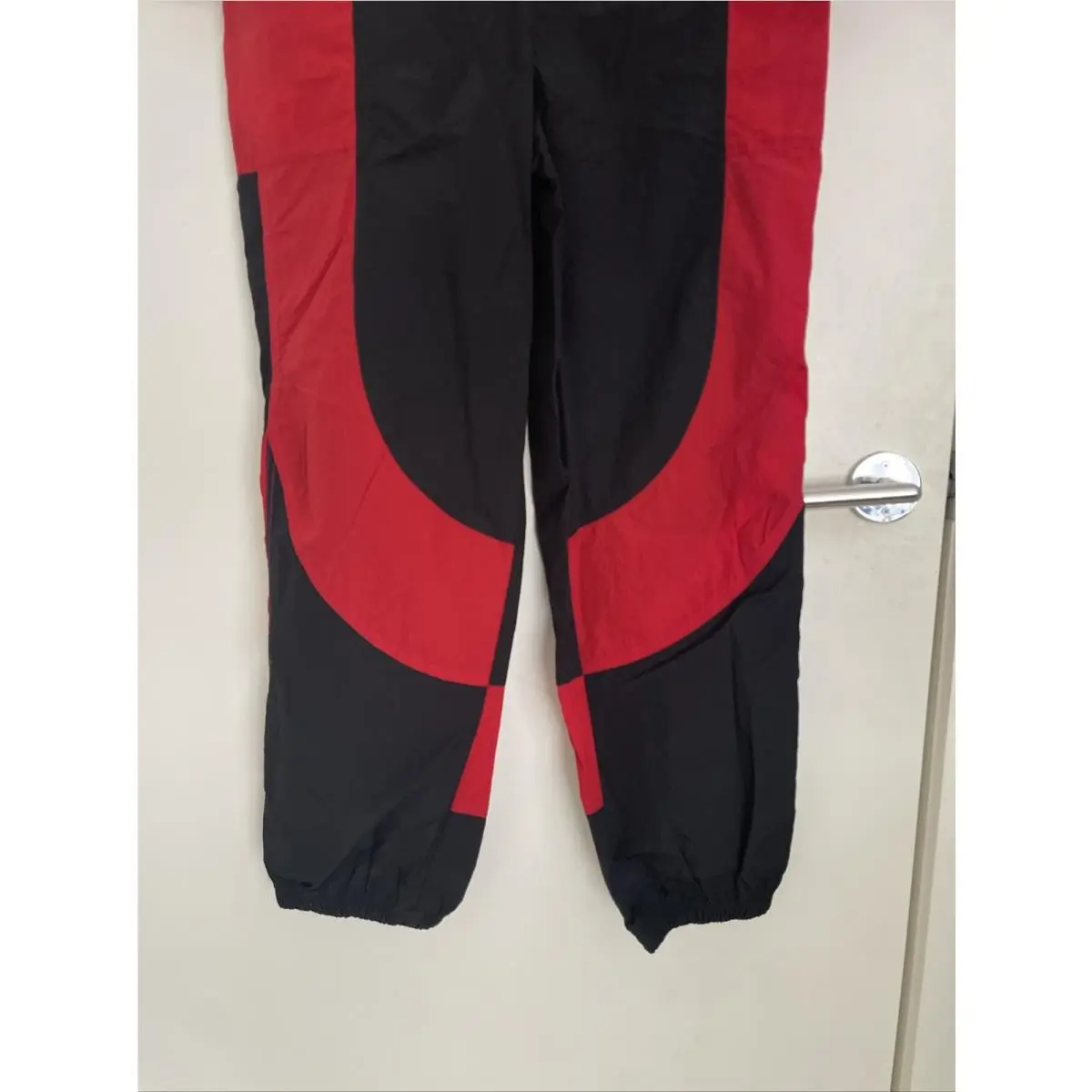 Nike clothing - Red (UPC: 0195243318088) 11