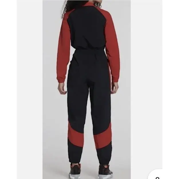 Nike clothing - Red (UPC: 0195243318088) 1