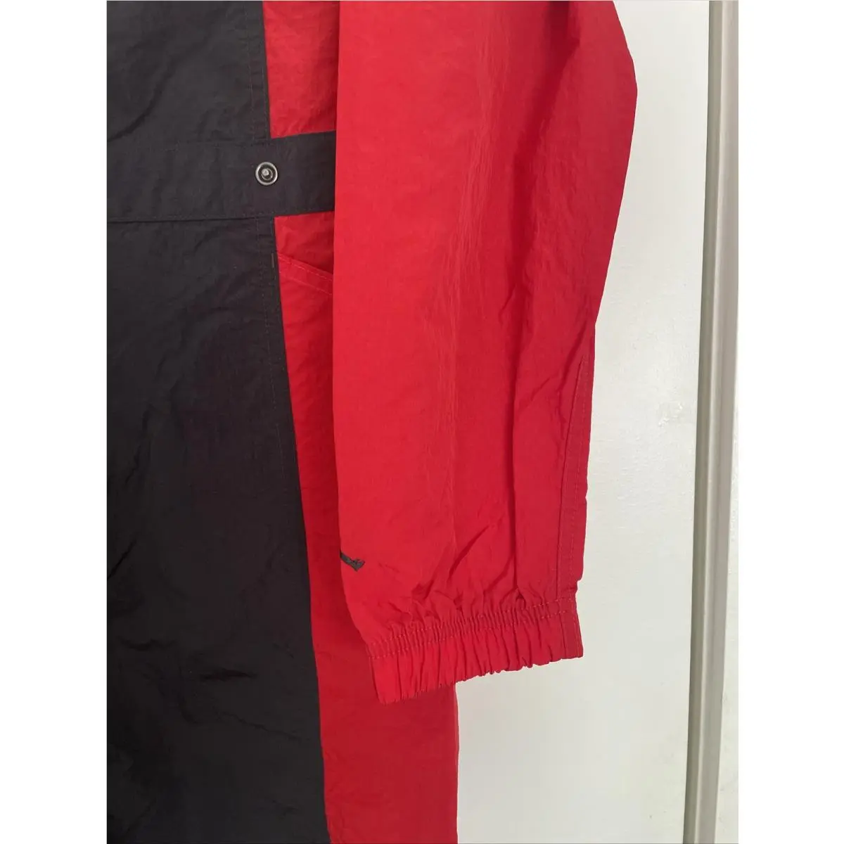 Nike clothing - Red (UPC: 0195243318088) 8