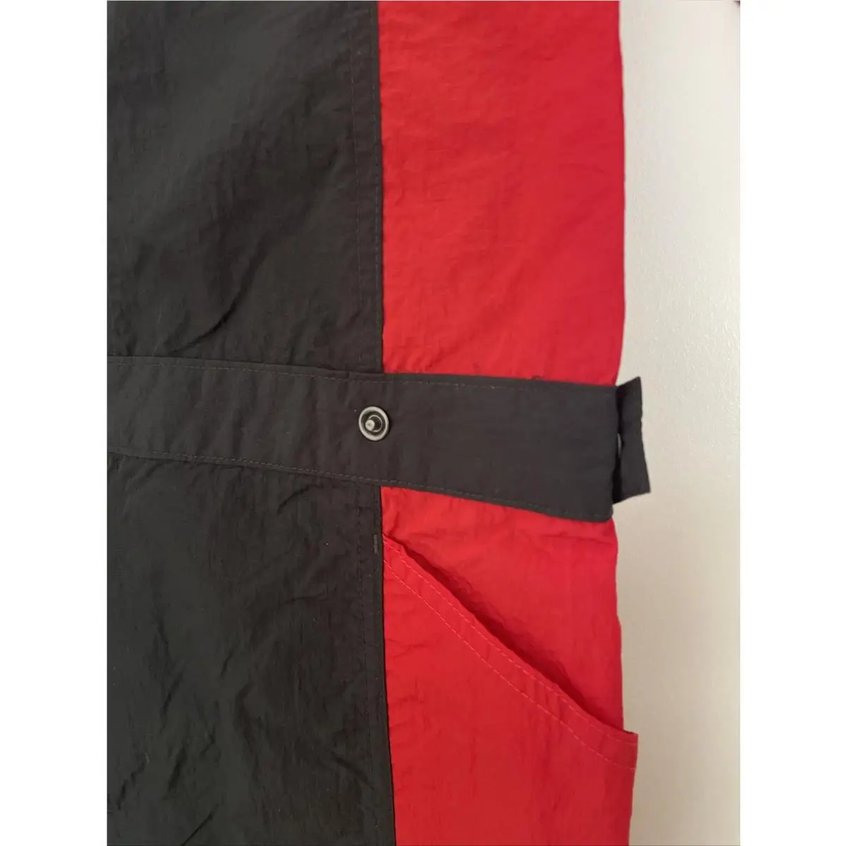 Nike clothing - Red (UPC: 0195243318088) 10