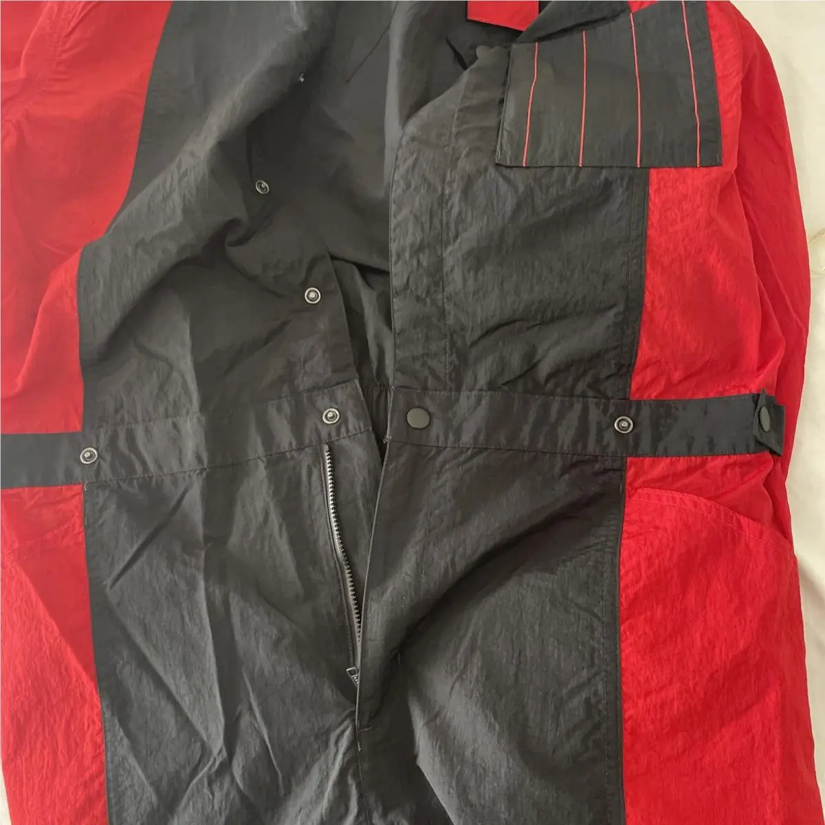 Nike clothing - Red (UPC: 0195243318088) 18