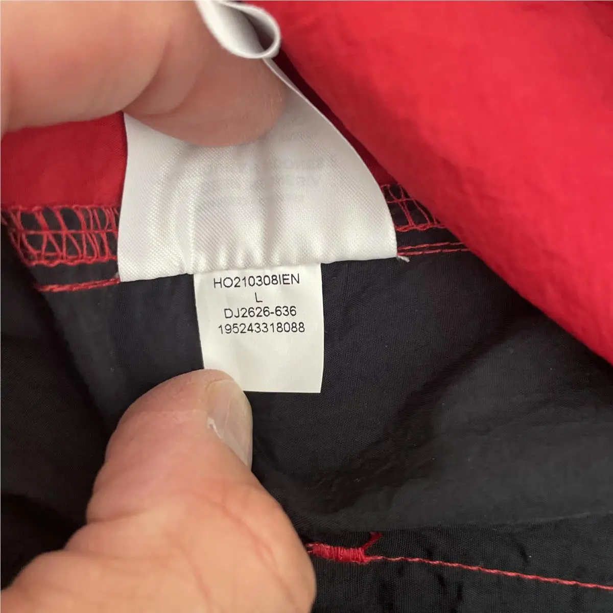 Nike clothing - Red (UPC: 0195243318088) 20