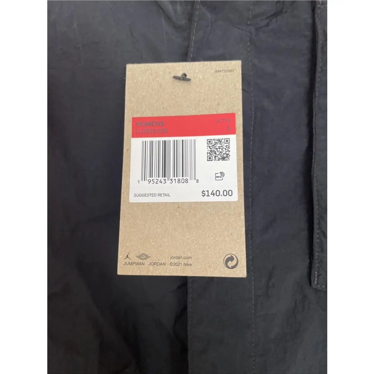 Nike clothing - Red (UPC: 0195243318088) 7