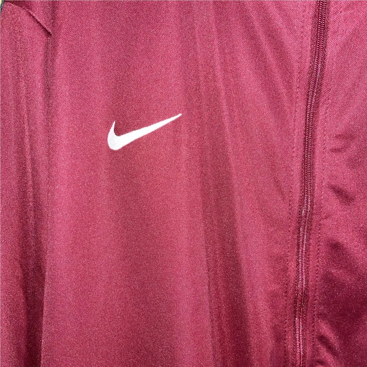 Nike clothing - Maroon 2