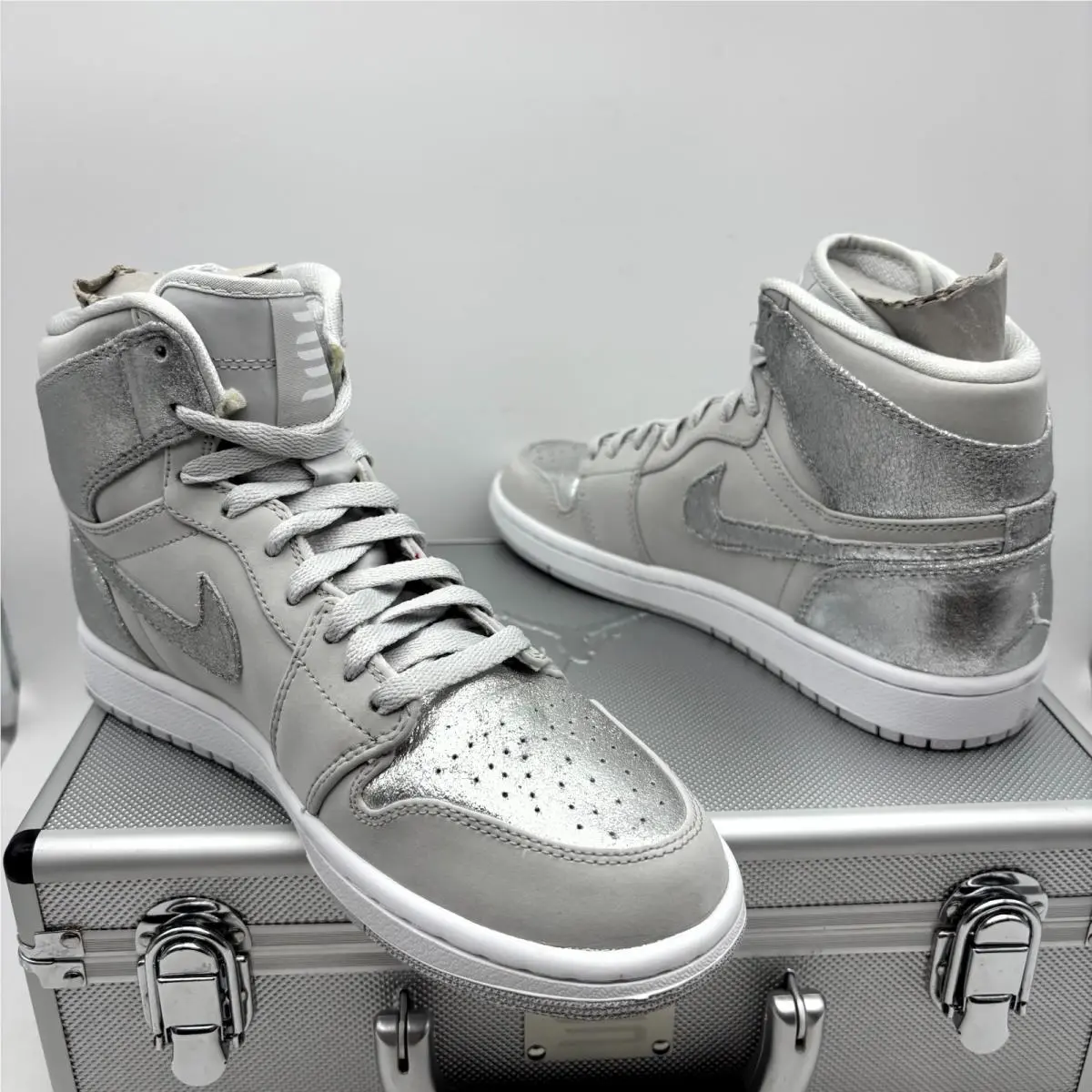 Nike shoes - Nike Air Jordan 1 Retro 396009-001 - 396009-001 - Neutral Gray/Metallic Silver (UPC: 091205181762) 5