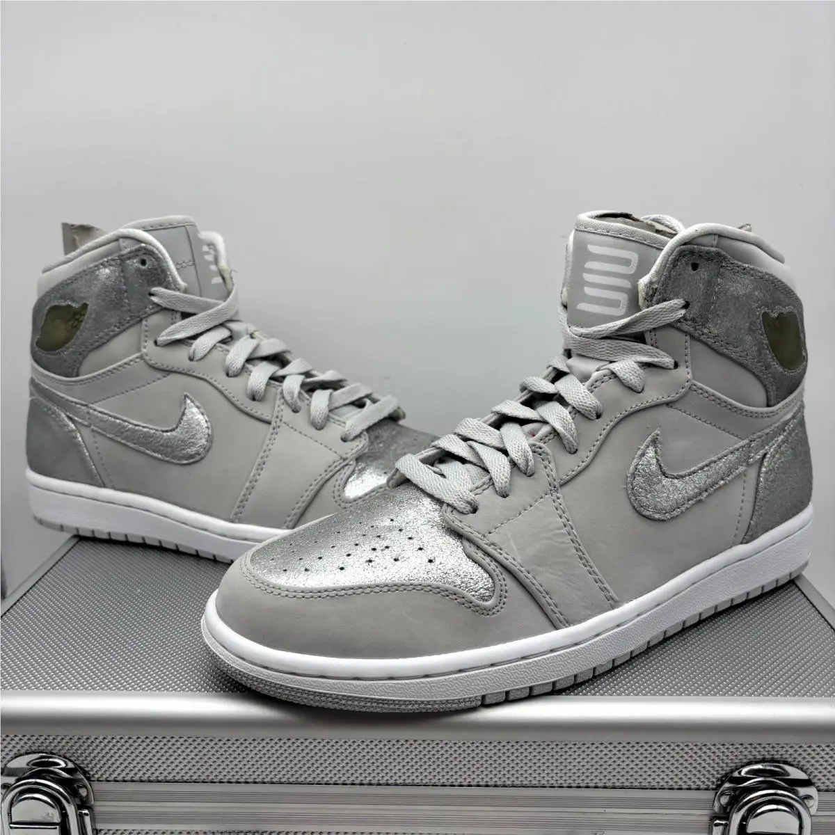 Nike shoes - Nike Air Jordan 1 Retro 396009-001 - 396009-001 - Neutral Gray/Metallic Silver (UPC: 091205181762) 4