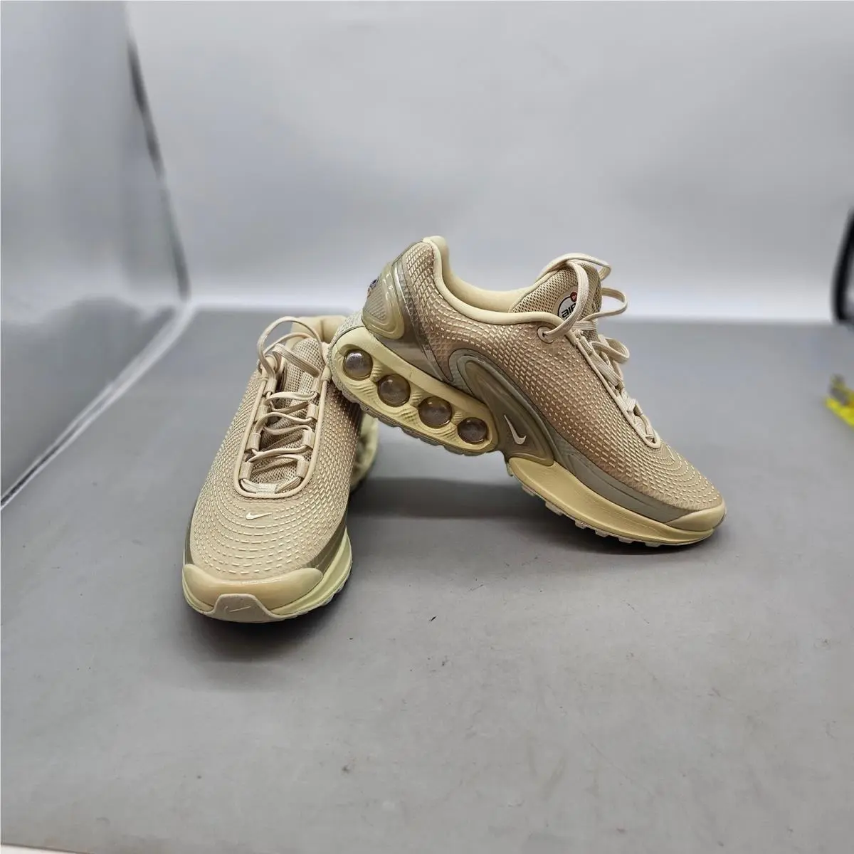 Nike Air Max Dn Light Orewood Brown Metallic Gold DV2918-102 Mens Running Shoes