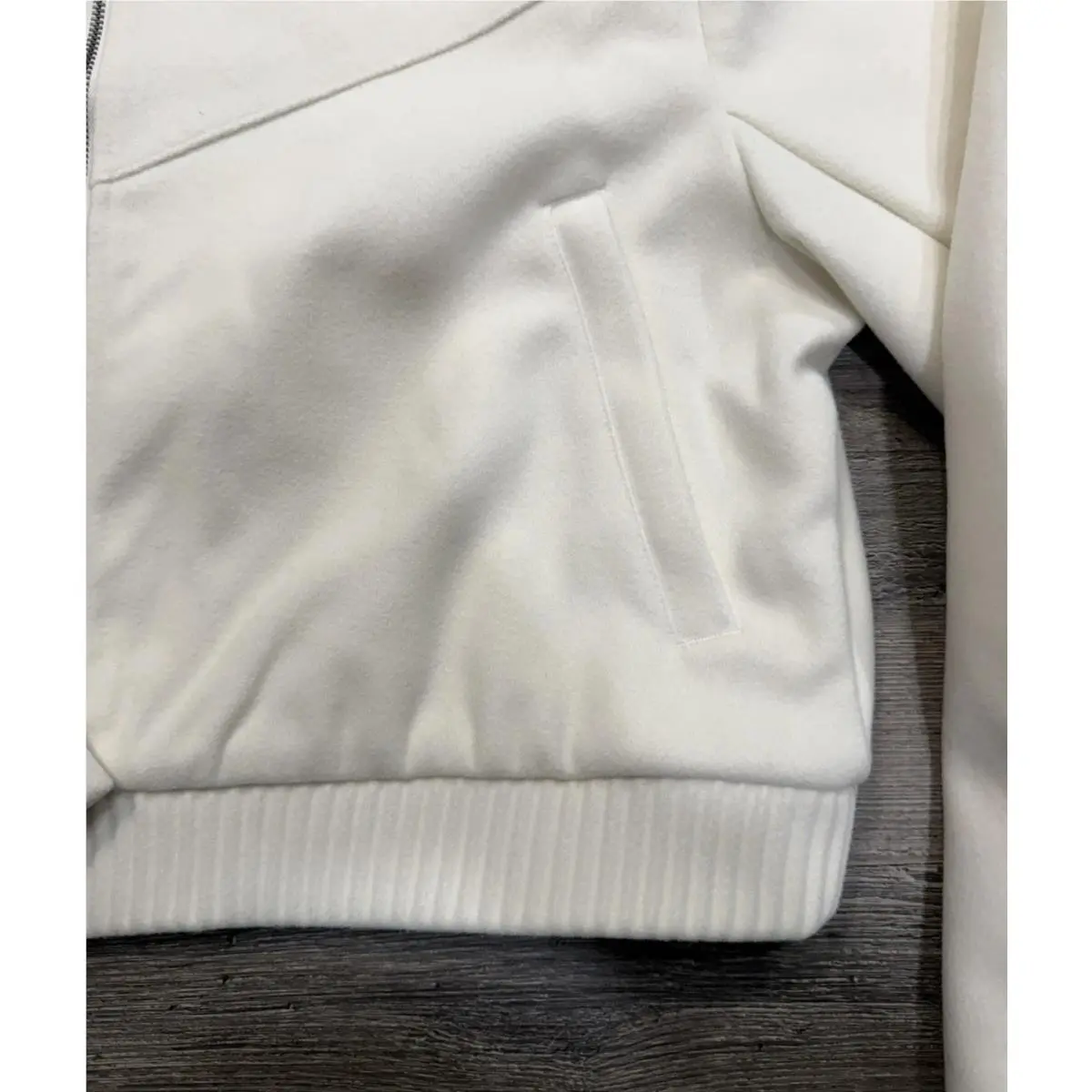 Nike clothing - Ivory 10