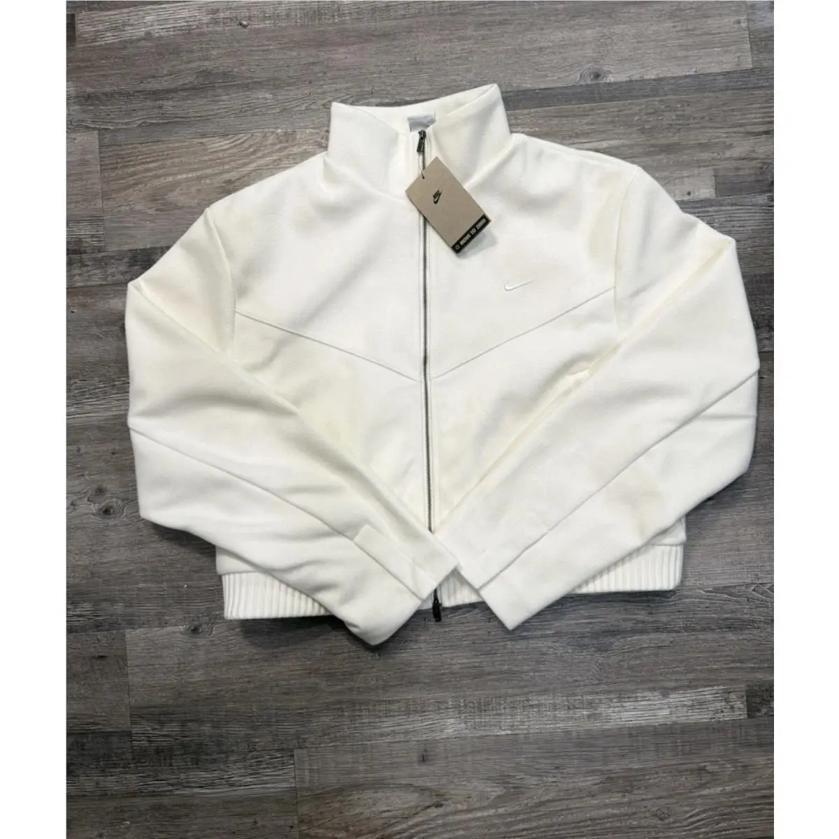 Nike clothing - Ivory 5