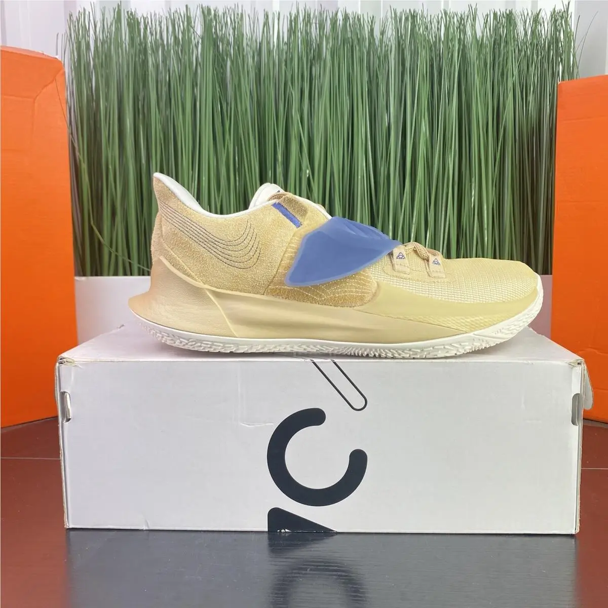 Nike shoes - Nike Kyrie Low 3 - Kyrie Low - Beige 1