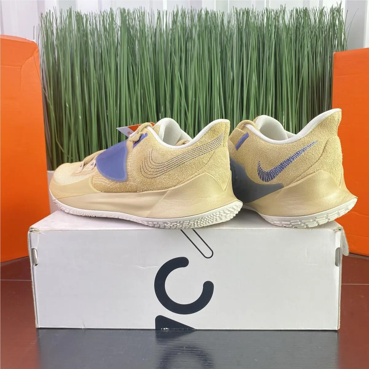 Nike shoes - Nike Kyrie Low 3 - Kyrie Low - Beige 4