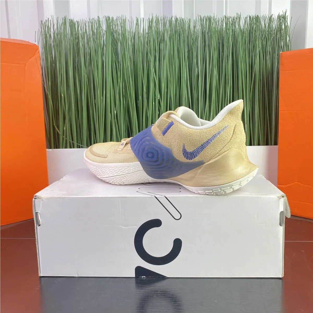 Nike shoes - Nike Kyrie Low 3 - Kyrie Low - Beige 5