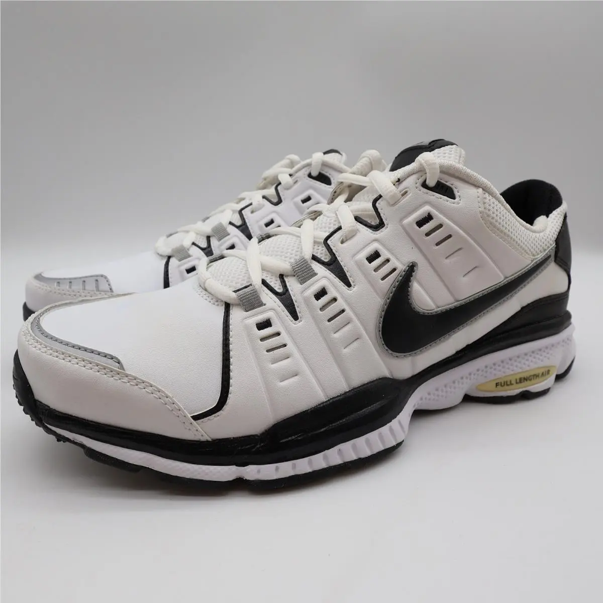 Nike shoes - Air Edge TR 09 SL - White 1