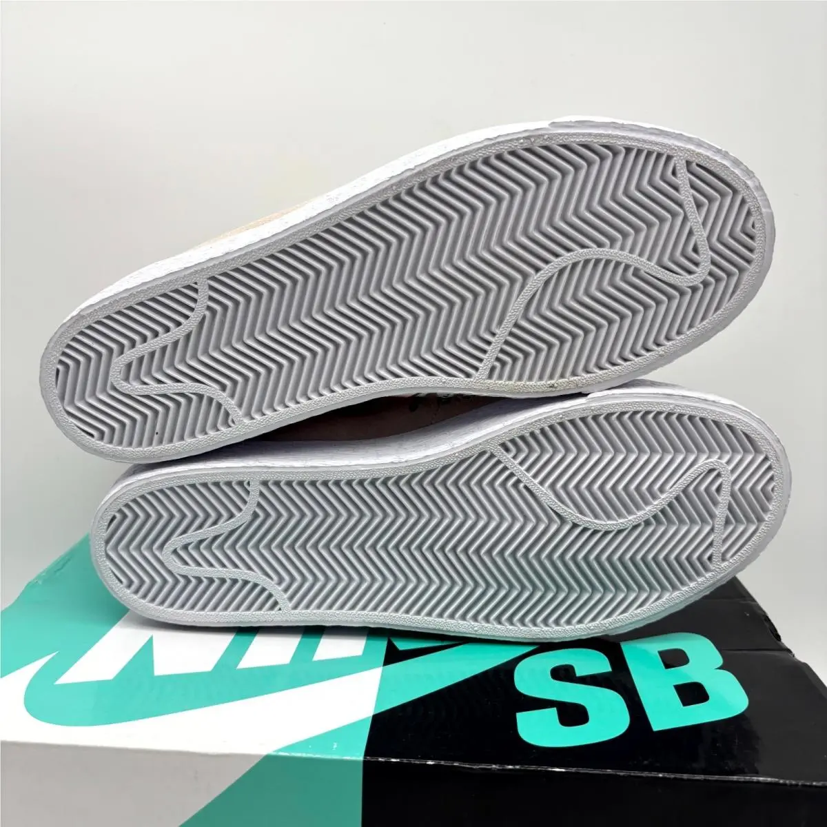 Nike shoes - Nike SB Blazer - Blazer - 819861-188 - White (UPC: 886060889157) 3