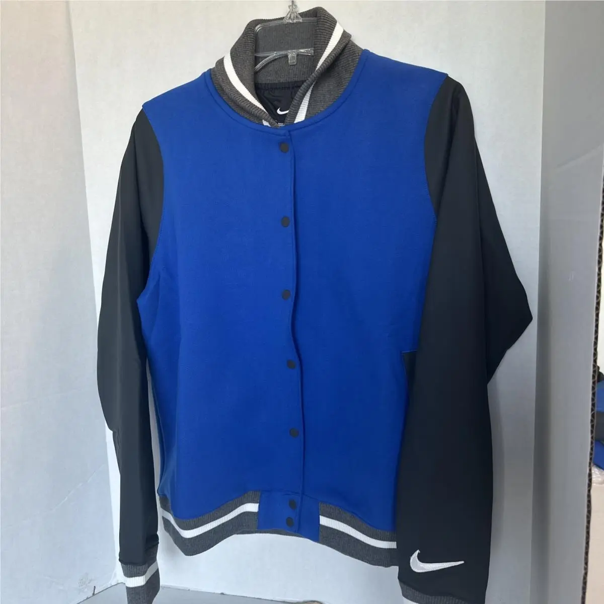 Nike clothing - Blue (UPC: 0195868446975) 9