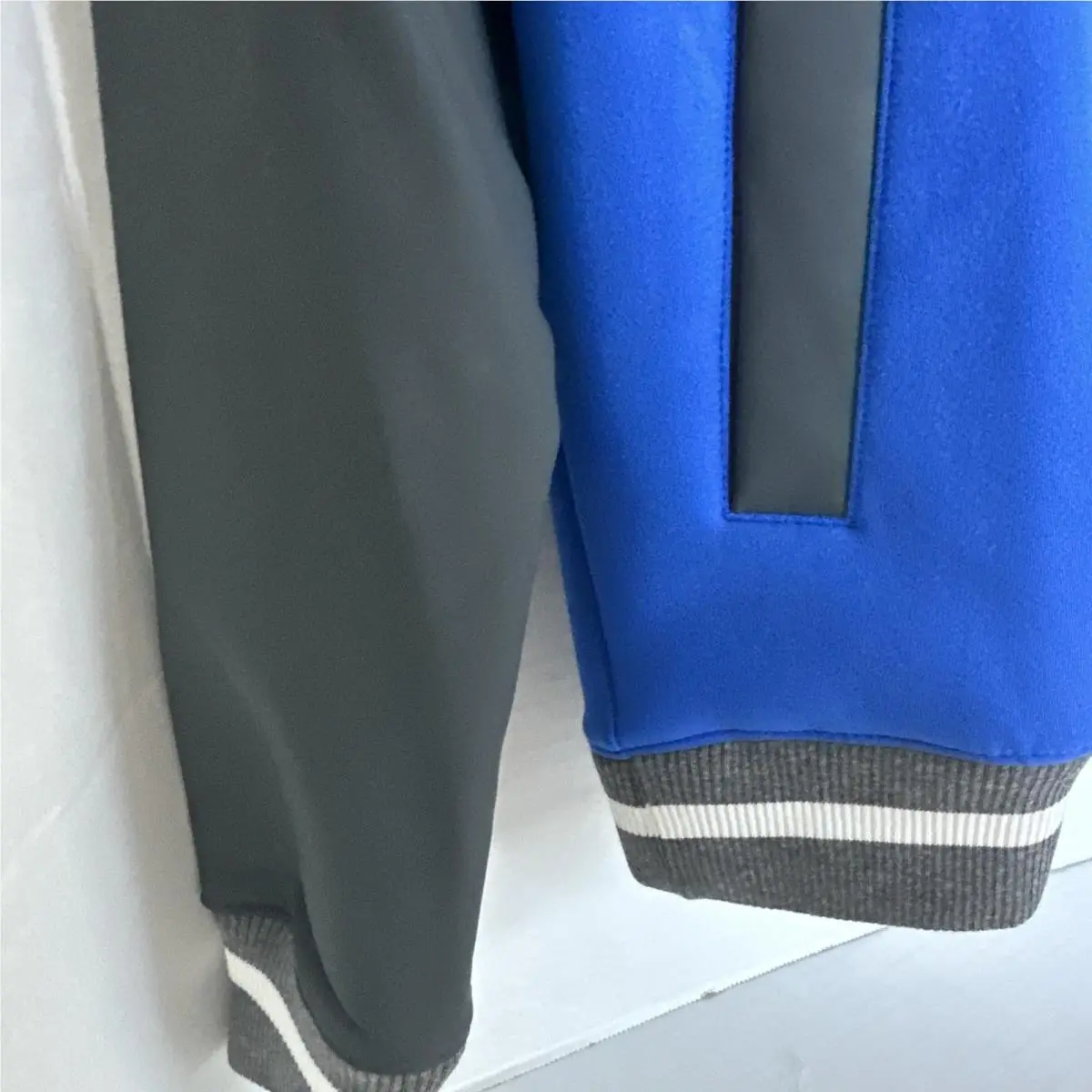 Nike clothing - Blue (UPC: 0195868446975) 3