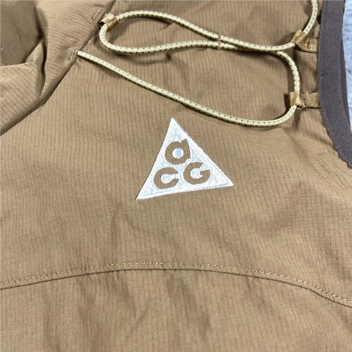 Nike clothing - Brown 4