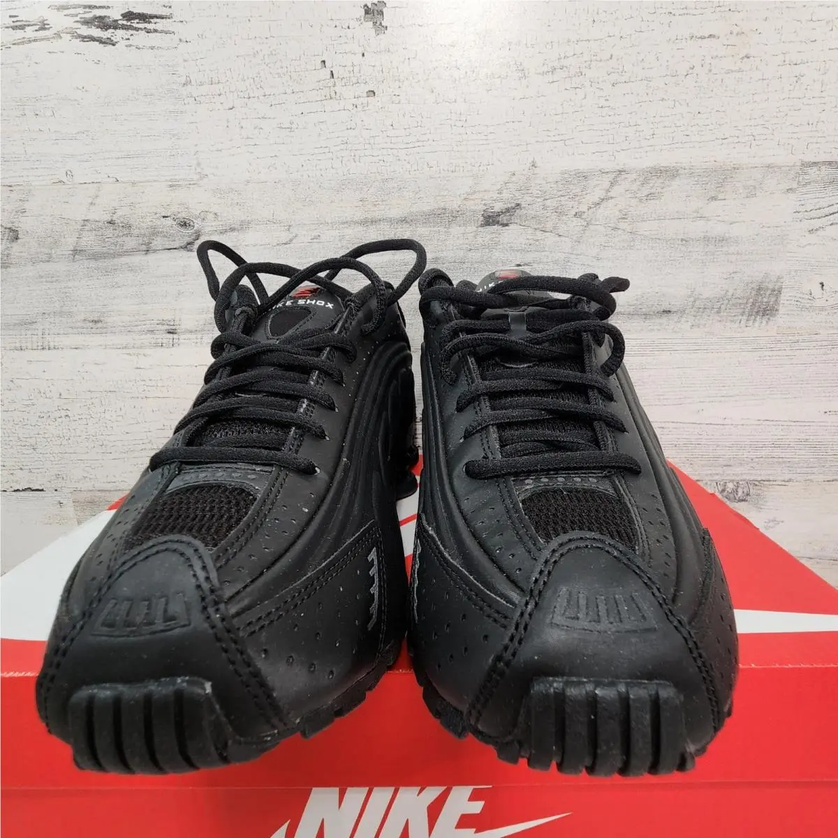 Nike shoes - Nike Shox R4 - Shox - Black 3