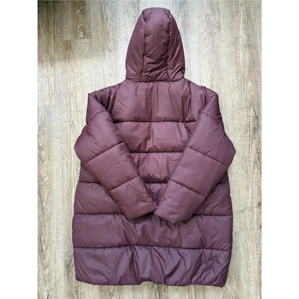 Nike clothing - Red (UPC: 0198727217938) 0
