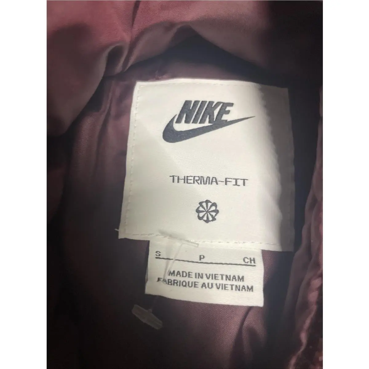 Nike clothing - Red (UPC: 0198727217938) 3