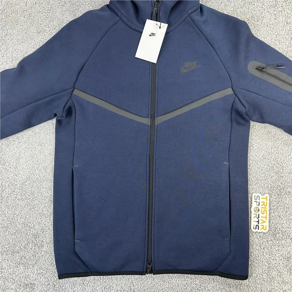 Nike clothing - Blue (UPC: 197602913323) 0