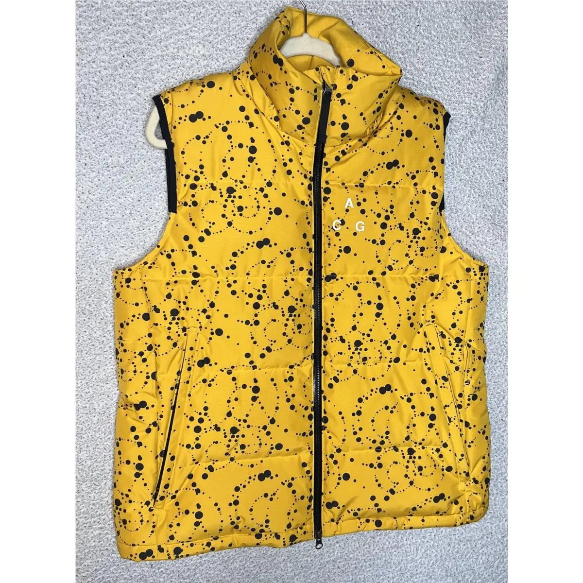 Nike clothing - AR 4542-010 - Yellow 1