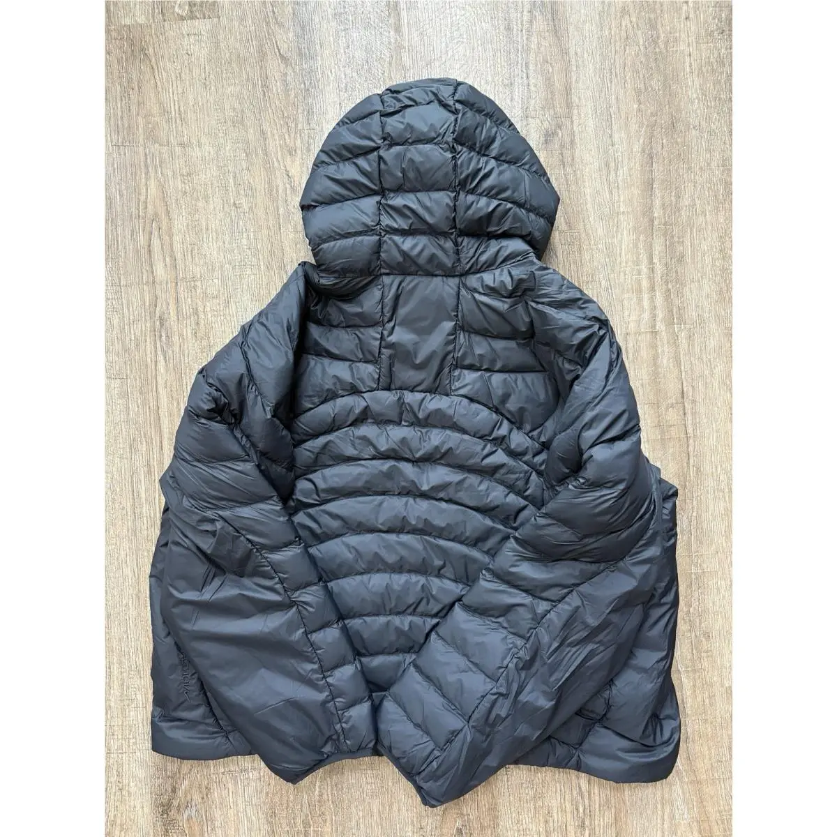 Nike clothing - Black (UPC: 0198482024239) 0