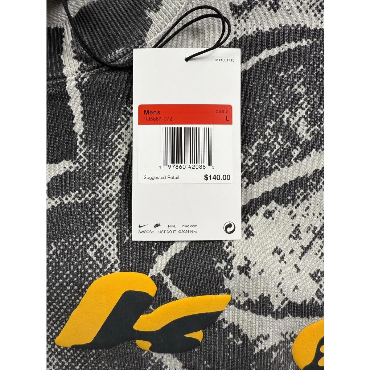 Nike clothing - Gray (UPC: 0197860420885) 1