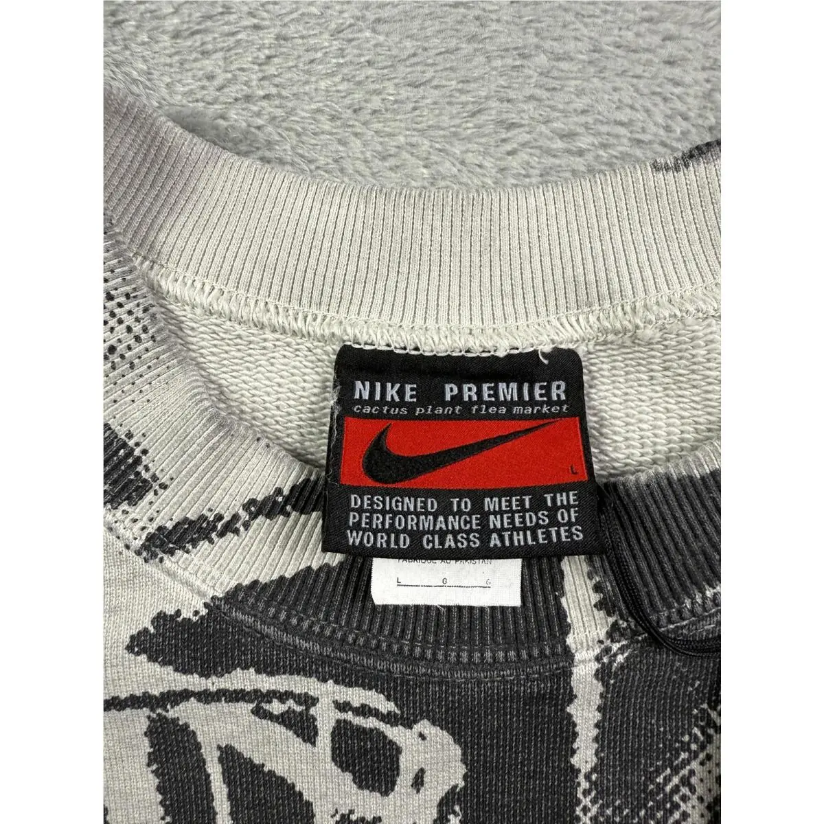 Nike clothing - Gray (UPC: 0197860420885) 2