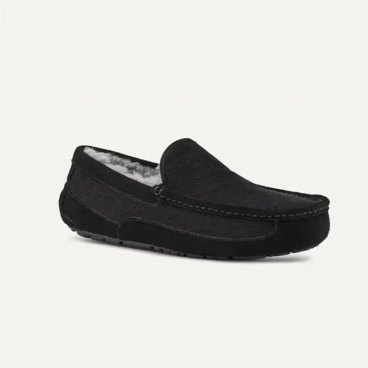 Ugg Men`s Ascot Slippers Shoes Sheepskin Suede Black Size 8 M by UGG