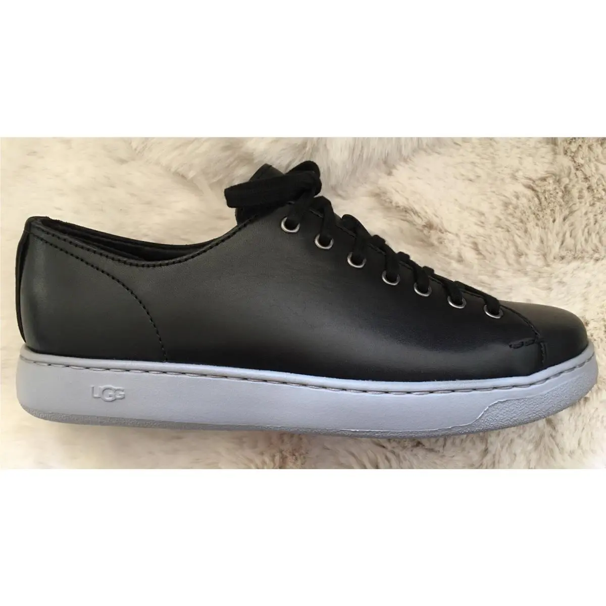 Ugg Pismo Sneaker Low Leather Black Lace Up US Men`s Size 8 w Box by UGG