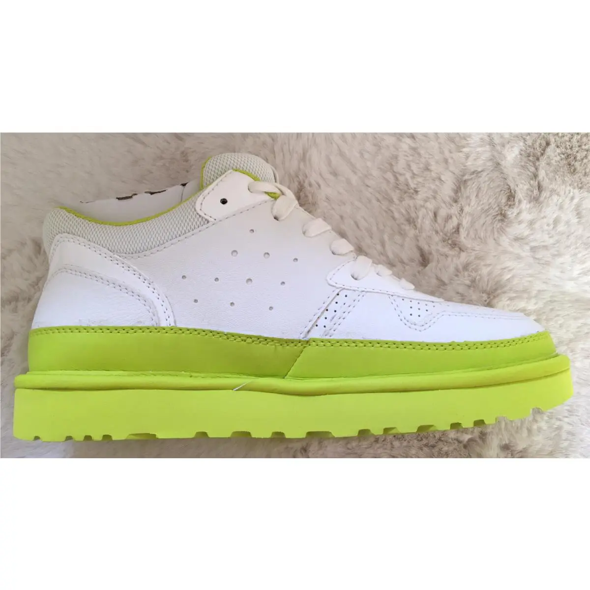 Ugg Women`s Highland Sneaker White Lime Green Ankle Boot Shoes Size 9 w Box