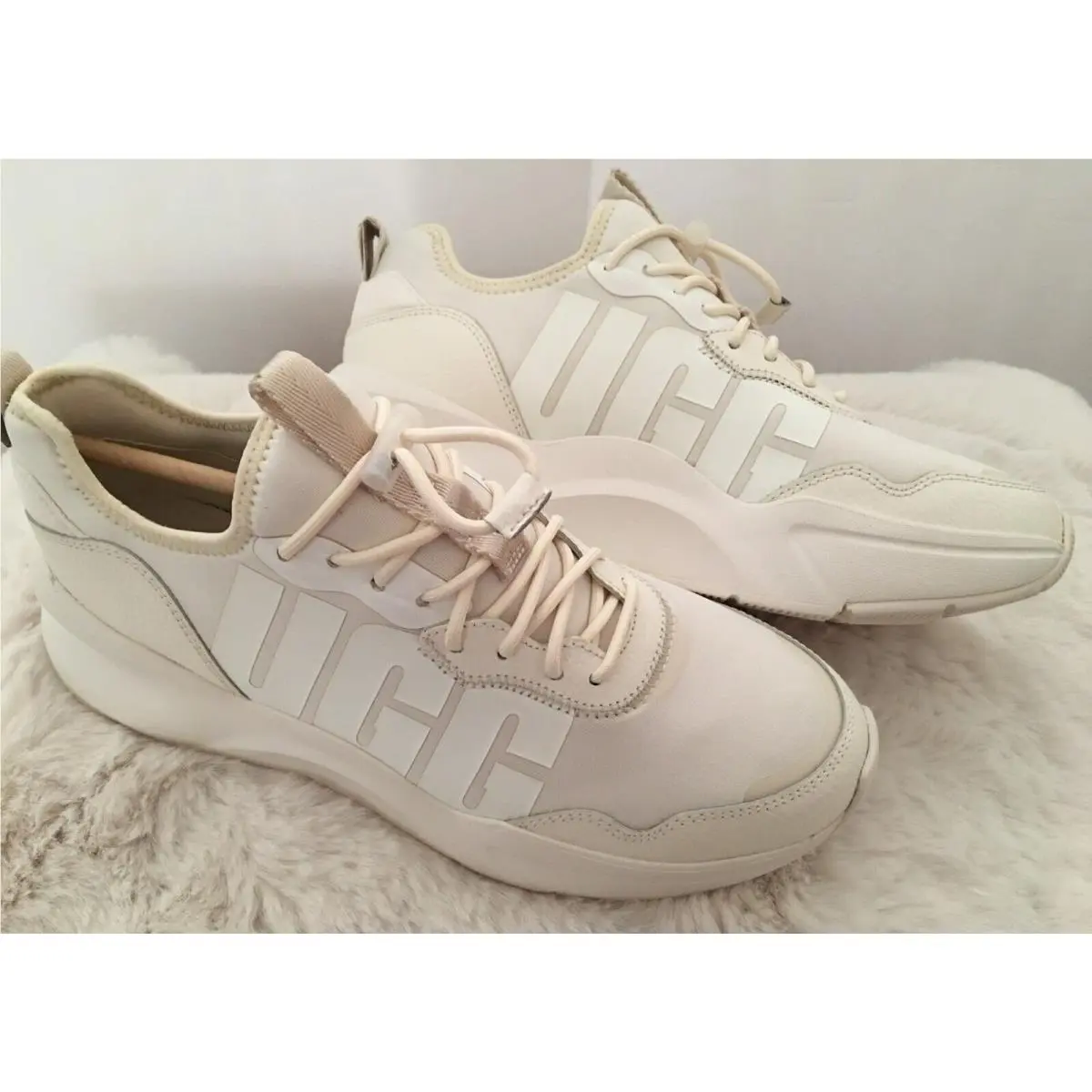 Ugg Sneaker LA Daze Jasmine / White Shoes Women`s US Size 10 by UGG