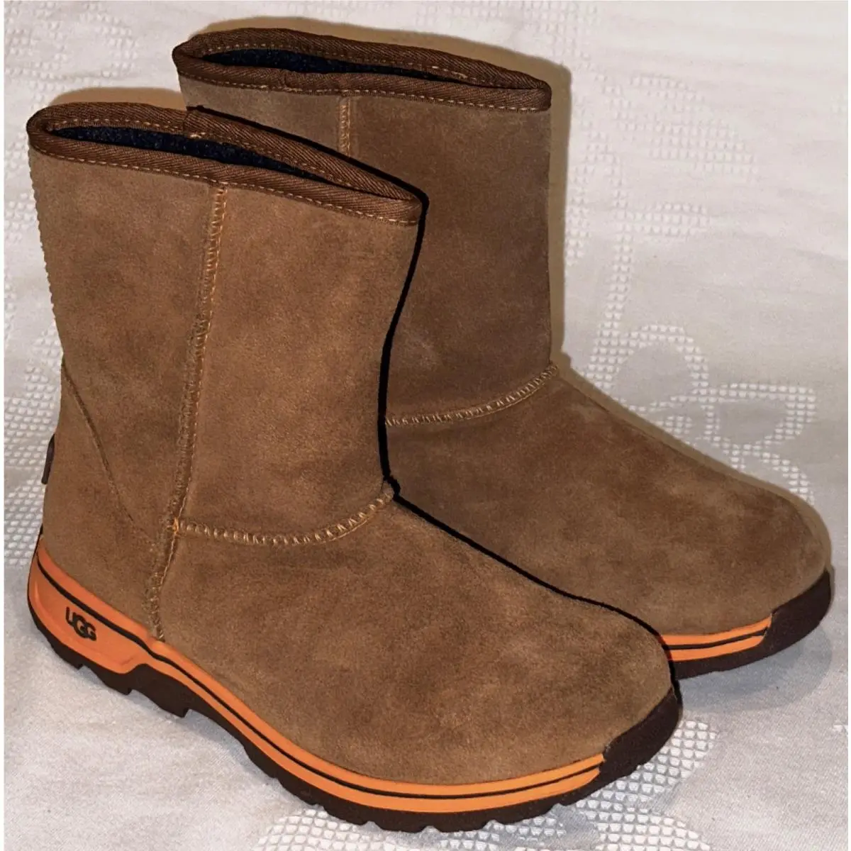 Ugg Australia Lynden Chestnut Brown Suede Pull On Winter Boots Boys Girls Sz 4 by UGG