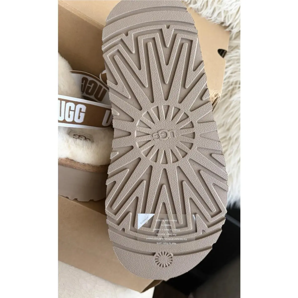 UGG shoes - UGG Fuzzita - Fuzzita - Brown 2