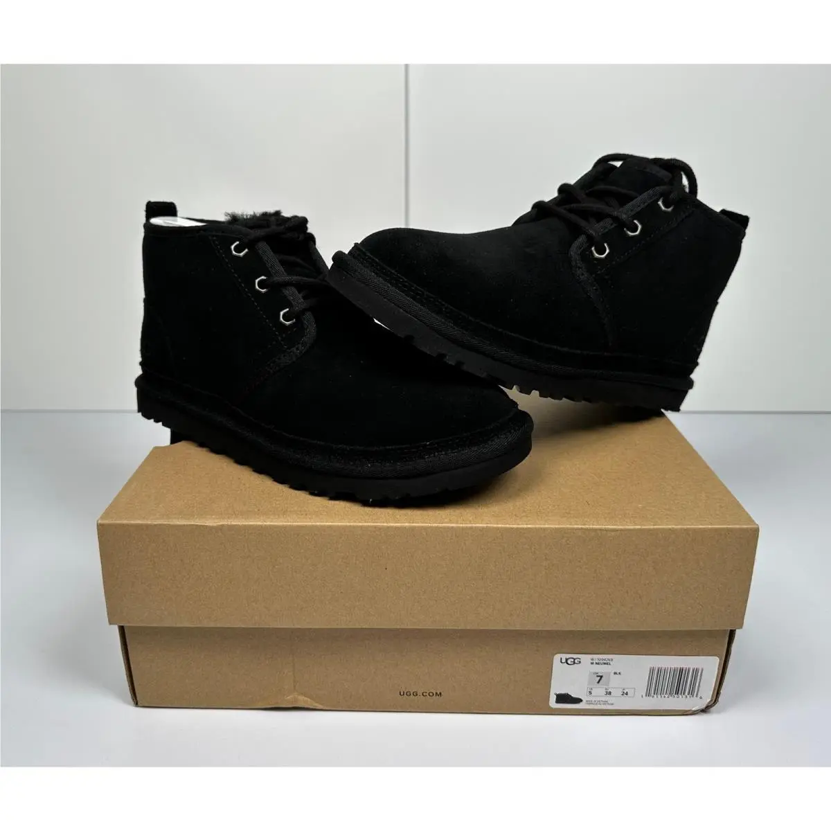 Ugg Women`s Neumel Suede Shoes Black Size 7 012S
