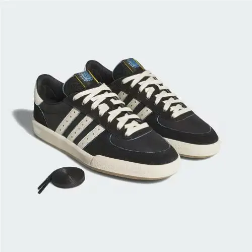 Adidas shoes - Core Black / Cream White / Gum 7