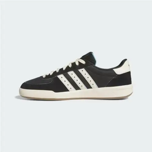 Adidas shoes - Core Black / Cream White / Gum 16