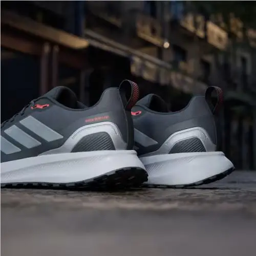 Adidas shoes - Core Black / Silver Metallic / Carbon 18