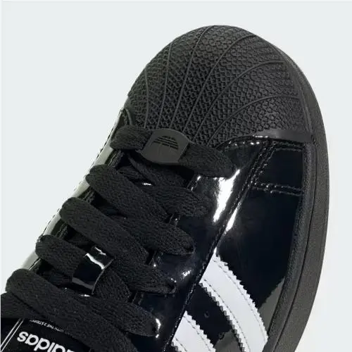 Adidas shoes - Core Black / Cloud White / Core Black 15