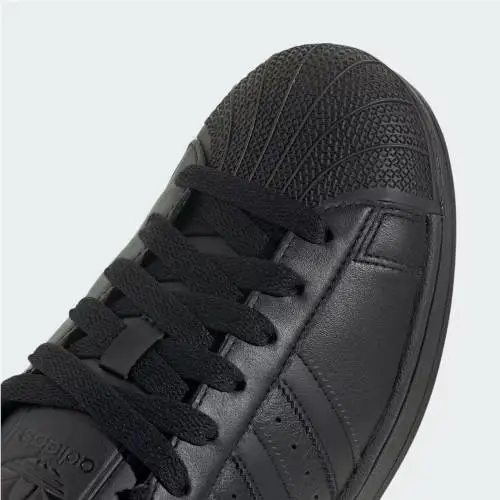 Adidas shoes - Core Black / Core Black / Core Black 8