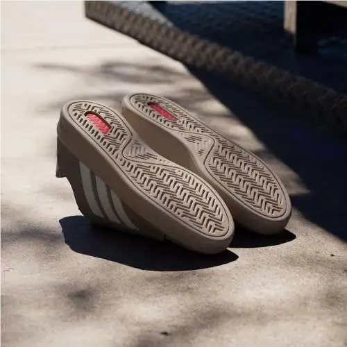 Adidas shoes - Light Brown / Off White / Chalky Brown 2